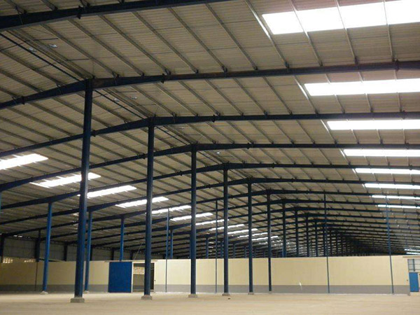 鋼結(jié)構(gòu)生產(chǎn)車(chē)間工程案例(圖1)